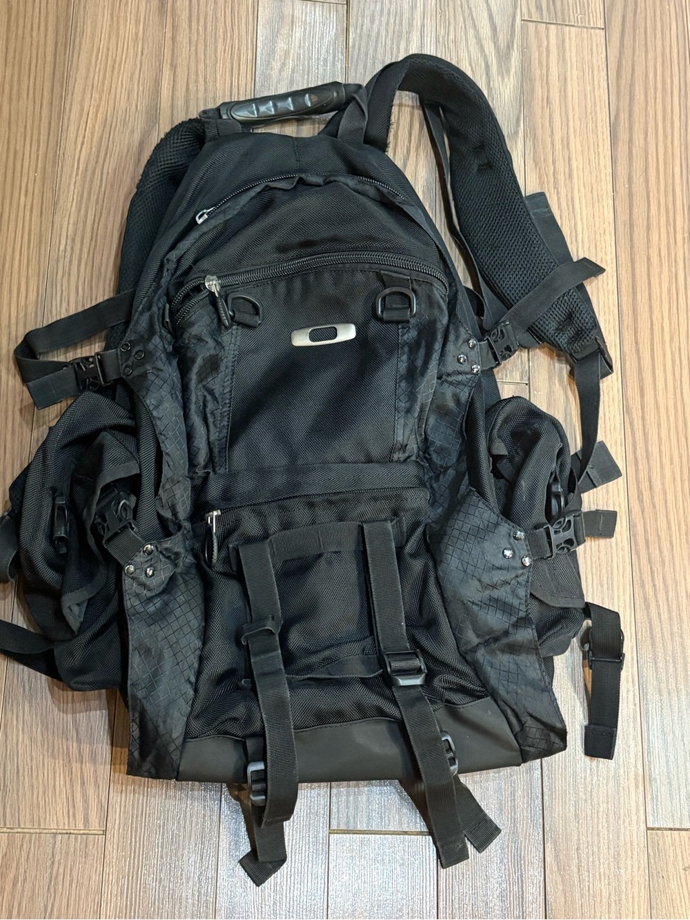 VTG Black Oakley Tactical Backpack - Men's Outdoor Daypack